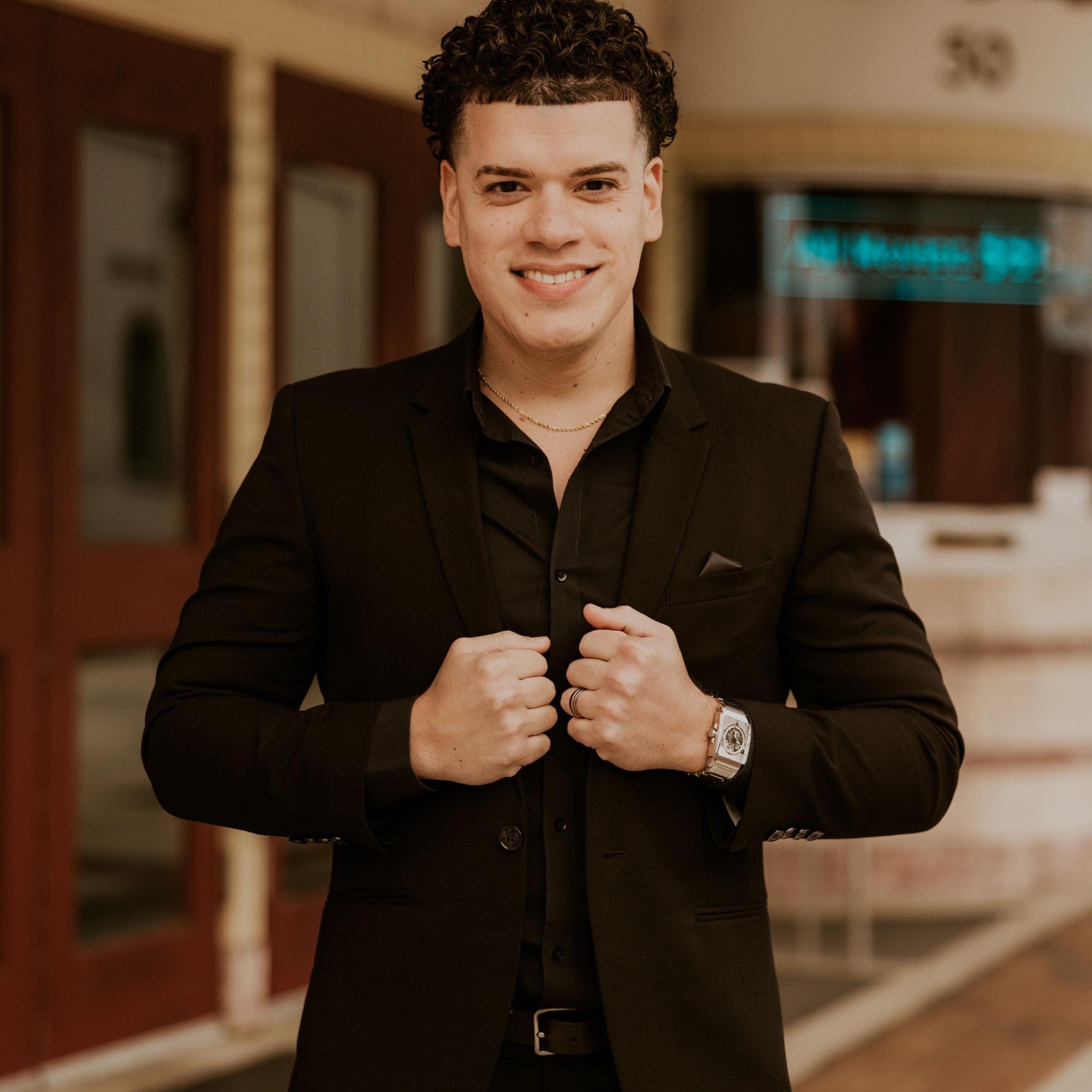 Ricardo Zelaya, Broker